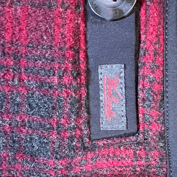 Woolrich women’s reversible vest in charcoal hunt plaid size medium - Picture 2 of 8